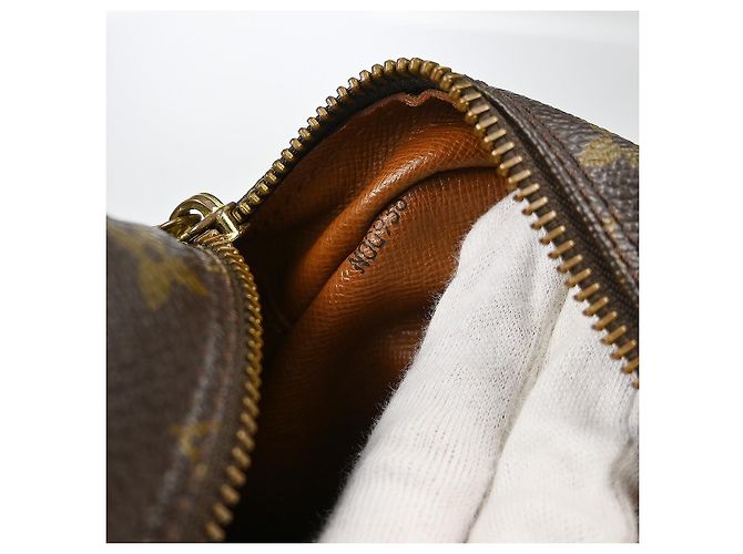 Louis Vuitton Nil Messenger Monogram Canvas 28 Marrom - vista 5