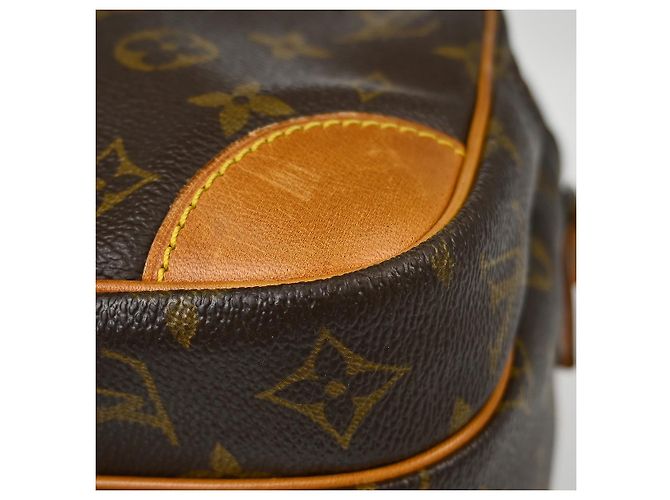Louis Vuitton Nil Messenger Monogram Canvas 28 Marrom - vista 7