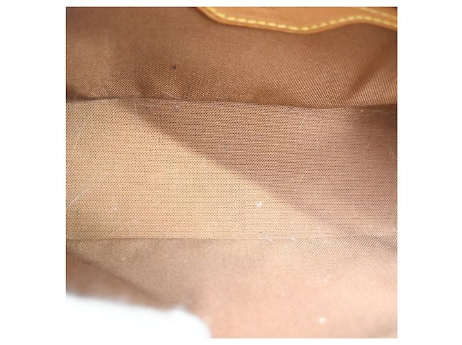 Louis Vuitton Trotteur Monogram Canvas Castaño - vista 3