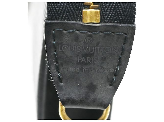 Louis Vuitton Pochette Accessoires Epi Leather Nero - vista 4
