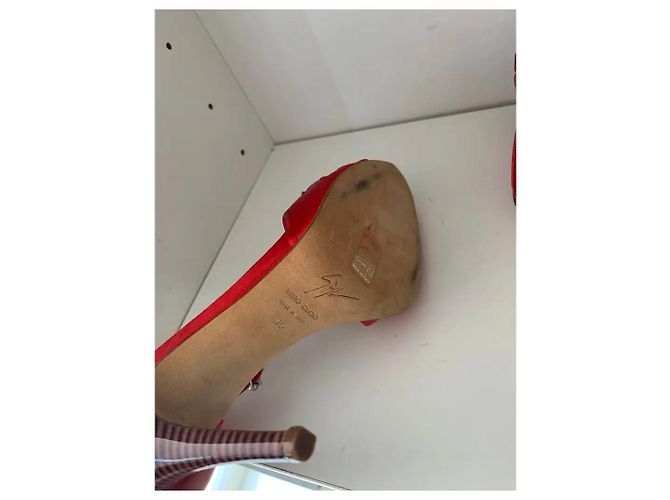 Sandali Giuseppe Zanotti in raso rosso con dettaglio floreale Porpora - vista 6