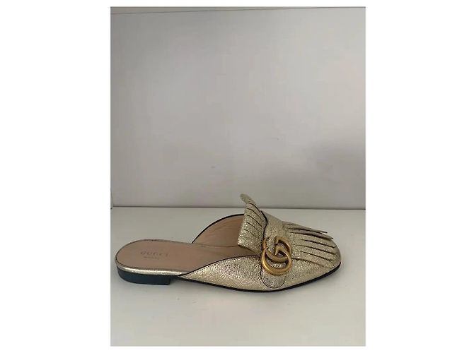 Gucci Mule in pelle lamé dorata con frange D'oro - vista 3