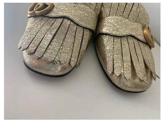 Gucci Mule in pelle lamé dorata con frange D'oro - vista 6