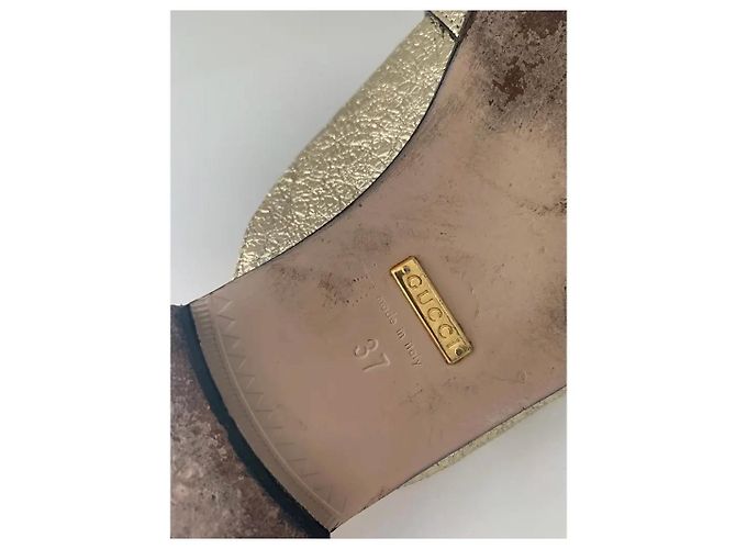 Gucci Mule in pelle lamé dorata con frange D'oro - vista 7