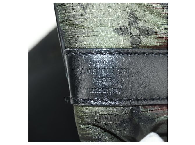 LOUIS VUITTON Monogram Camouflage Keepall Bandouliere 50 M56416 LV Auth 185301SM Cachi - vista 24