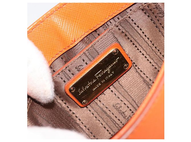 Borsa a tracolla Salvatore Ferragamo Gancini in catena di pelle arancione e oro Auth 185560 - vista 21