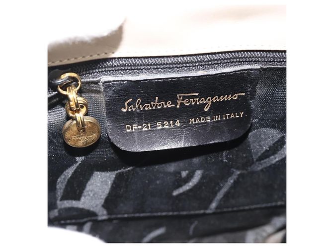 Borsa Salvatore Ferragamo Vala in scamosciato beige oro Auth ka4791 D'oro - vista 12