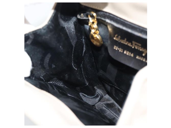 Borsa Salvatore Ferragamo Vala in scamosciato beige oro Auth ka4791 D'oro - vista 18