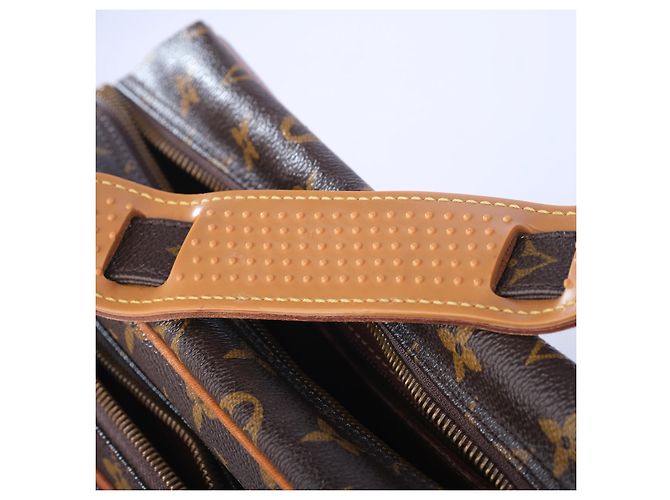 Borsa Nile GM in tela Monogram Louis Vuitton Marrone - vista 12