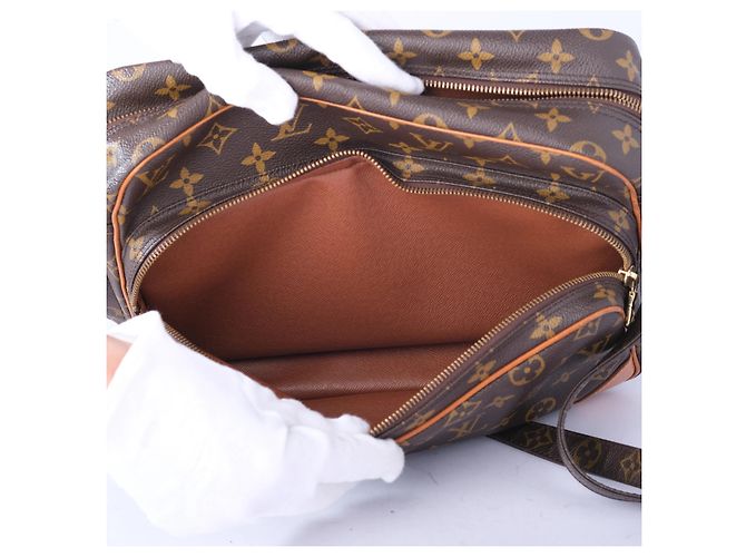 Borsa Nile GM in tela Monogram Louis Vuitton Marrone - vista 13