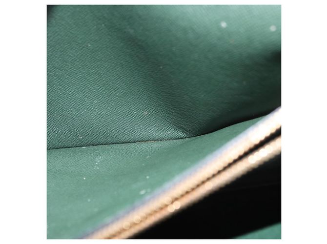 LOUIS VUITTON Taiga Baltic Briefcase Epicea M30064 LV Auth 186557 - vista 21