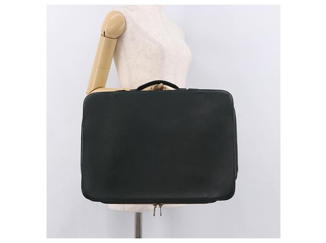 LOUIS VUITTON Taiga Baltic Briefcase Epicea M30064 LV Auth 186557 - vista 22