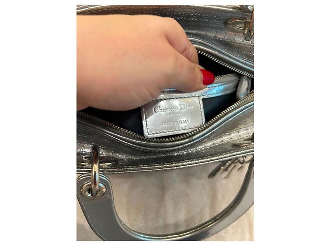 Borsa Lady Dior Mini in pelle argentata Argento - vista 13