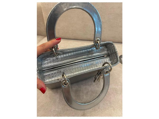 Borsa Lady Dior Mini in pelle argentata Argento - vista 8