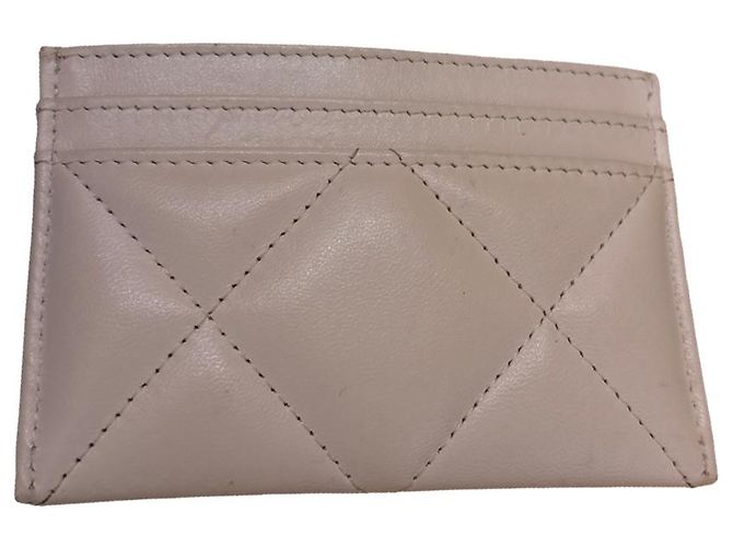 Tarjetero Chanel 19 de piel de ternera iridiscente acolchada small Blanco - vista 3