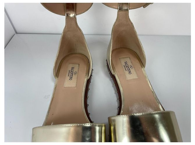 Sandali in pelle oro Valentino Garavani Rockstud D'oro - vista 12