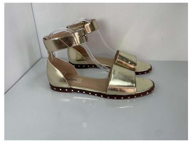 Sandali in pelle oro Valentino Garavani Rockstud D'oro - vista 2