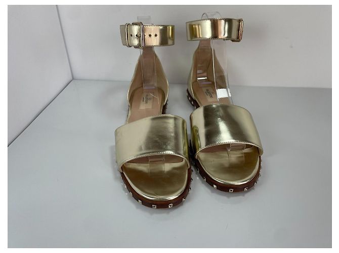 Sandali in pelle oro Valentino Garavani Rockstud D'oro - vista 3
