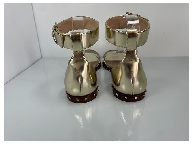 Sandali in pelle oro Valentino Garavani Rockstud D'oro - vista 5