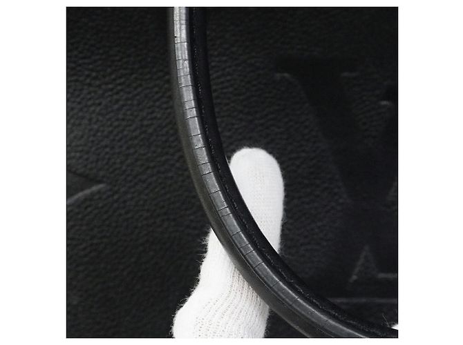 Borsa Tote Louis Vuitton Monogram Empreinte OnTheGo MM Nero - vista 9