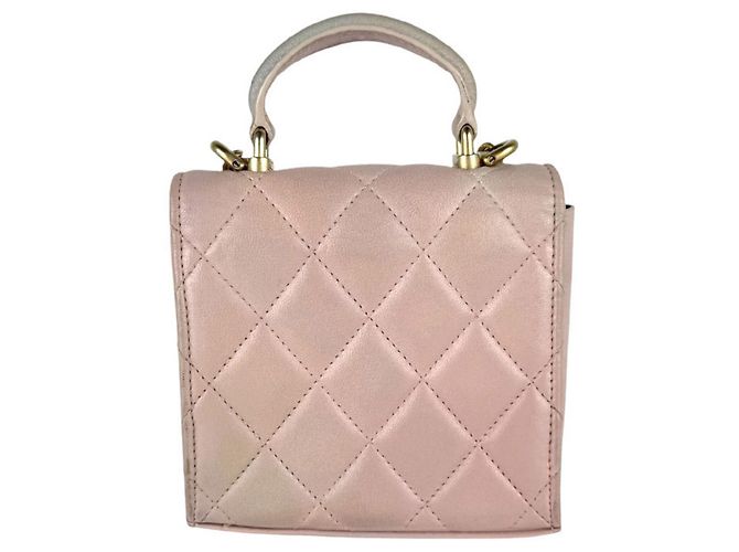 Borsa a tracolla in pelle rosa Chanel - vista 3