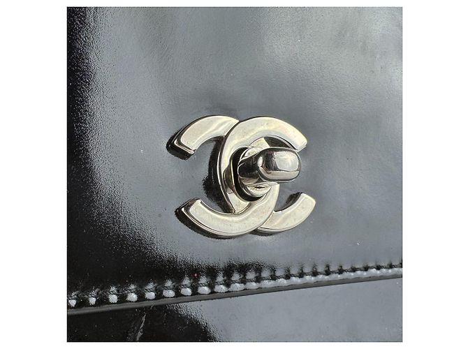 Borsa a tracolla Chanel in pelle vernice Nero - vista 11