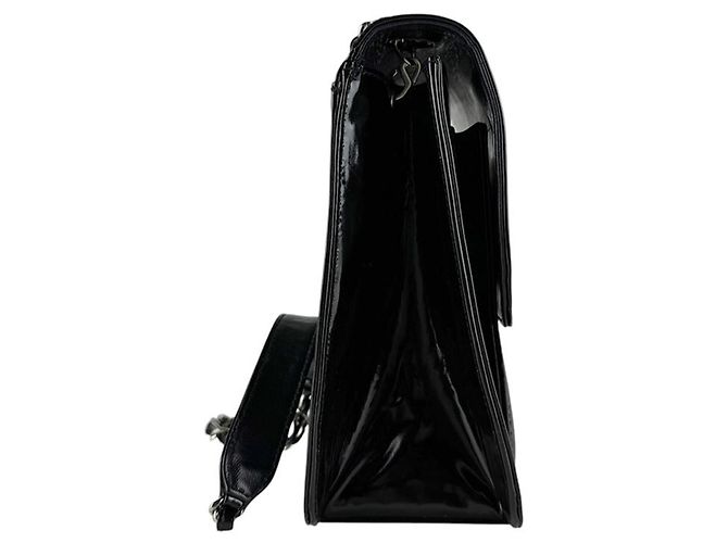 Borsa a tracolla Chanel in pelle vernice Nero - vista 2