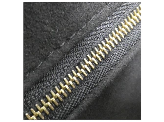 Bolsa de Ombro Louis Vuitton Monogram Empreinte Saint Germain PM Preto - vista 9
