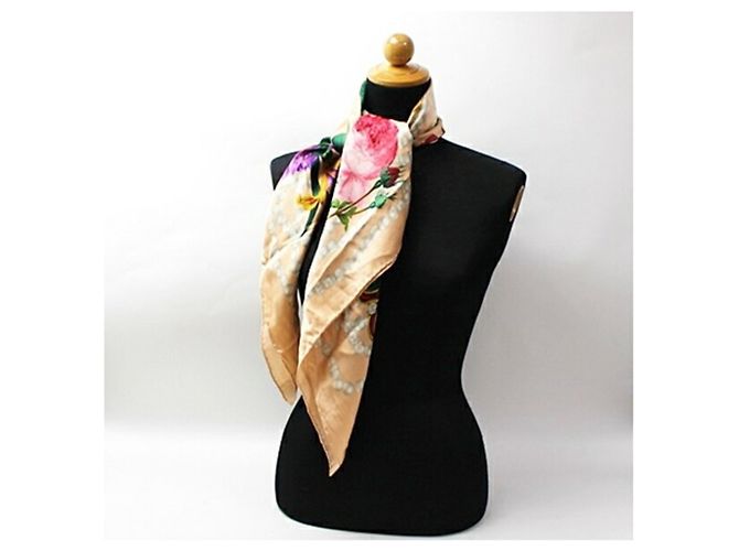 Chanel Schal mit mehrfarbigem Blumenmuster Pink Rot Mehrfarben - Ansicht 4