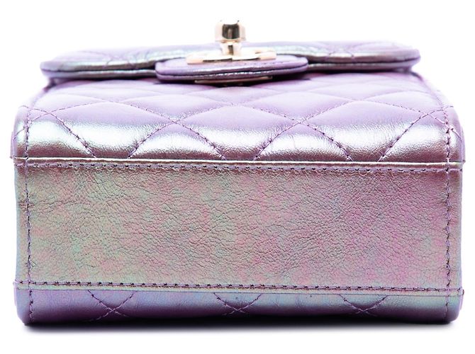 Chanel Purple CC gestepptes irisierendes Lammleder Handyhalter mit Kette Lila - Ansicht 3