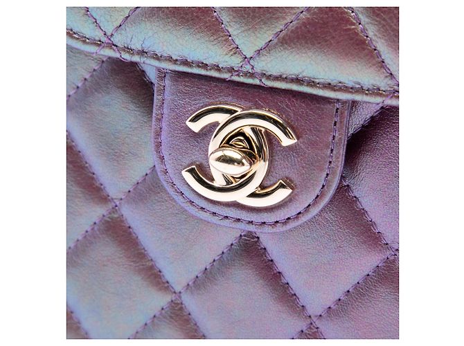 Chanel Purple CC gestepptes irisierendes Lammleder Handyhalter mit Kette Lila - Ansicht 5