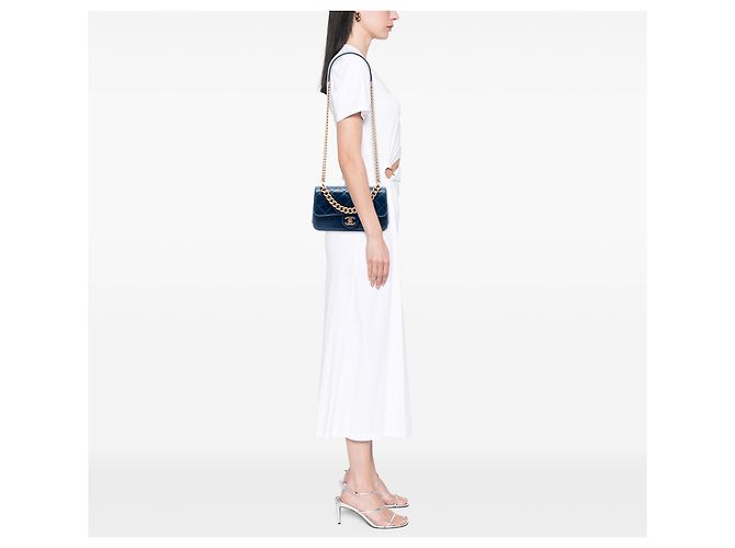 Chanel Blue Small Quilted Calfskin Straight Lined Flap Blu scuro - vista 6