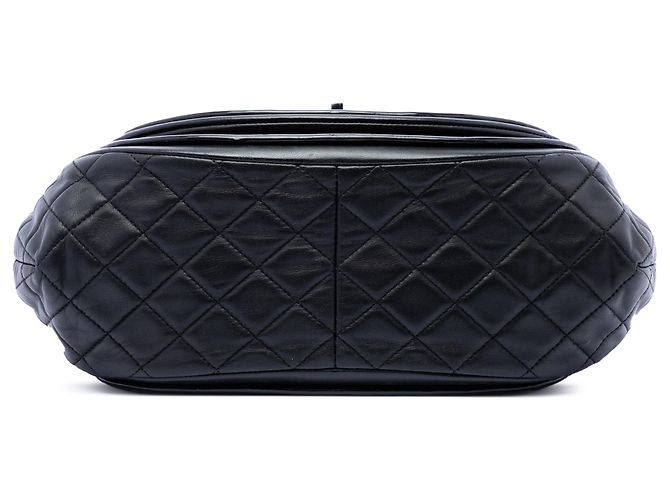 Chanel Black Quilted Patent and Lambskin Twist Crescent Flap Nero - vista 3