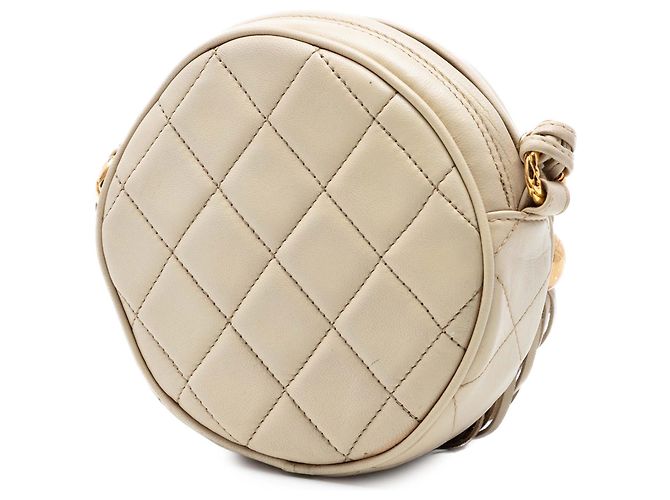 Chanel Borsa a tracolla rotonda in agnello trapuntato CC marrone con nappa Beige - vista 2