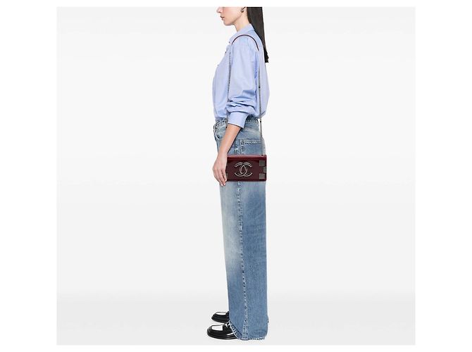 Chanel Boy Brick Horizontal Flap in agnello rosso e acrilico Bordò - vista 7