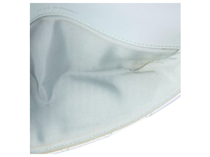 Astuccio per occhiali Chanel Blue CC in agnello trapuntato iridescente con catena Blu chiaro - vista 4
