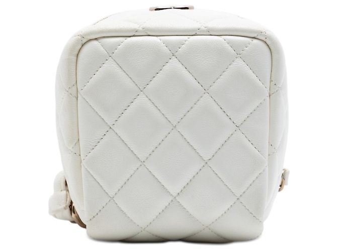 Vanity Clutch Cube Chanel White CC in agnello trapuntato con zip e catena Bianco Crudo - vista 3