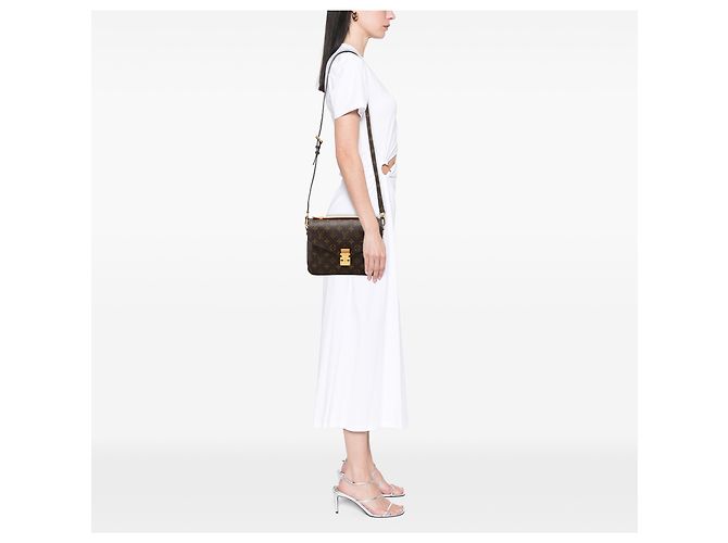 Louis Vuitton Pochette Metis Monogram Marrón Castaño - vista 6