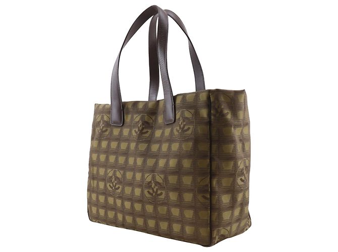 Tote in nylon Chanel Brown New Travel Line Marrone Cachi - vista 3