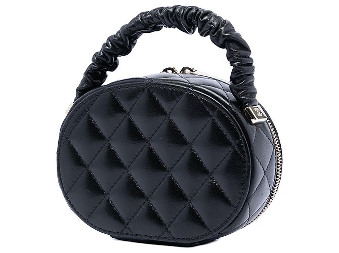 Clutch Chanel Black CC Quilted Lambskin Oval Top Handle Negro - vista 2