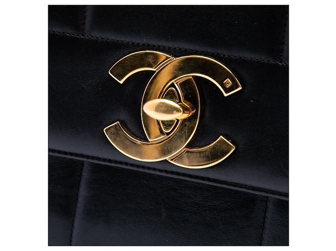 Chanel Black Vertical Quilt Lambskin Flap Nero - vista 5