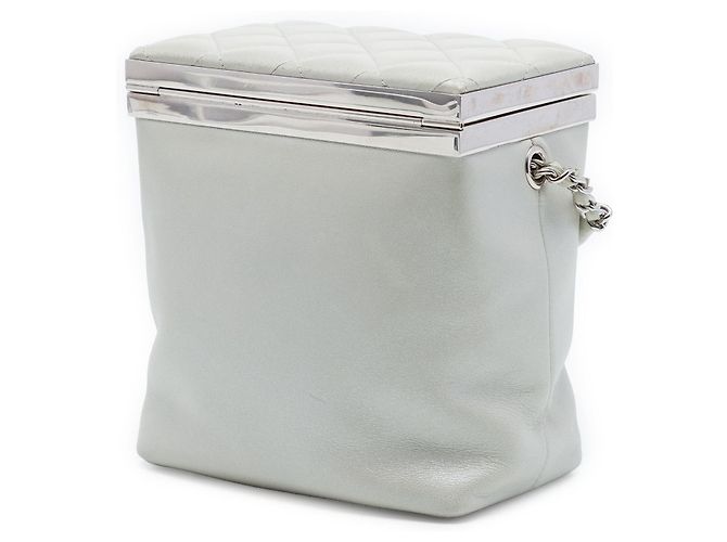 Vanity Beauty case Chanel White CC Metallic Calfskin Bianco Bianco sporco - vista 2