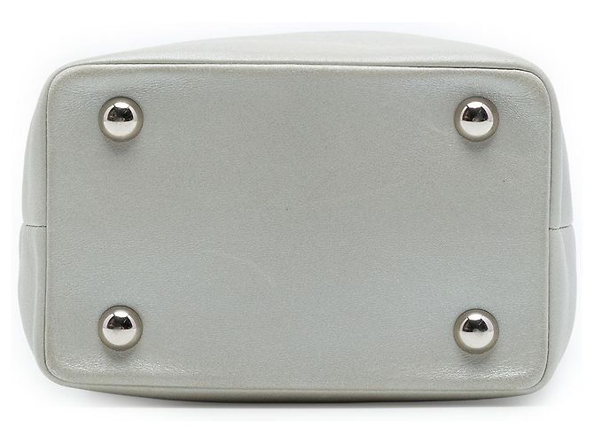 Vanity Beauty case Chanel White CC Metallic Calfskin Bianco Bianco sporco - vista 3