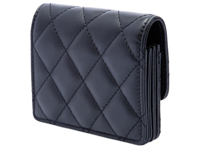 Chanel Romance Kartenetui aus schwarzem gestepptem Lammleder mit Kette - Ansicht 2
