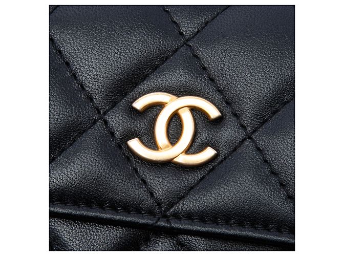 Chanel Romance Kartenetui aus schwarzem gestepptem Lammleder mit Kette - Ansicht 5