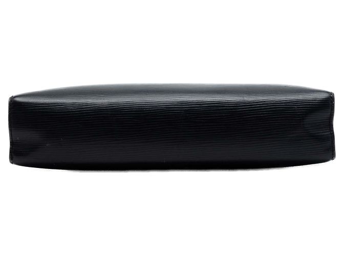 Louis Vuitton Pochette Voyage MM in Epi Monogram Eclipse nero - vista 3