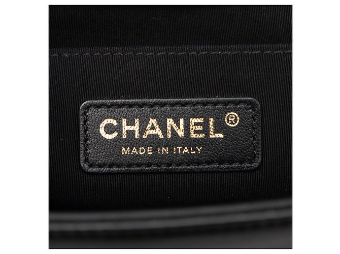 Chanel White Old Medium Multicolor Quilted Lambskin Crest Boy Flap Bianco Crudo - vista 5