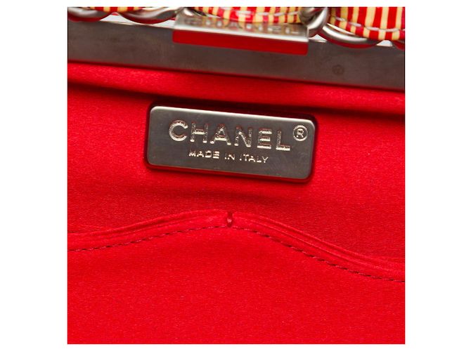 Clutch Chanel Red CC Patent Striped Chain Around - vista 5