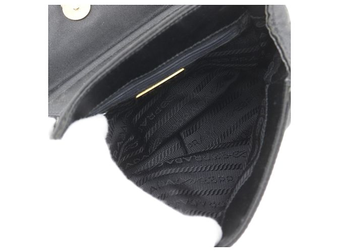 Borsa a tracolla Prada in raso nero con logo e frange - vista 6