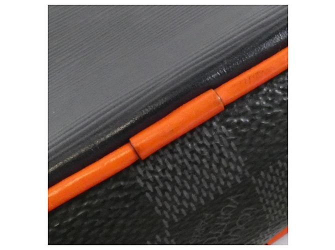 Borsa a tracolla Louis Vuitton Epi + Damier Graphite Danube Slim Rosso Damier ebene - vista 4